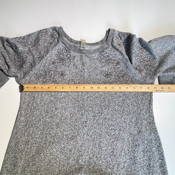 Essence By Thyme Maternity Grey Crewneck Sweater with Floral Embroidery Size XL - Picture 6 of 7
